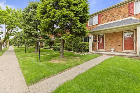 141 Floral UNIT J, Mount Clemens, MI 48043