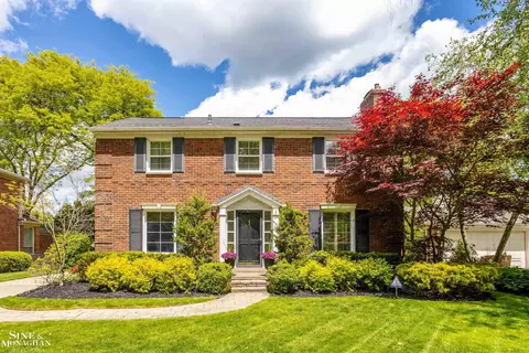 950 S Oxford, Grosse Pointe Woods, MI 48236