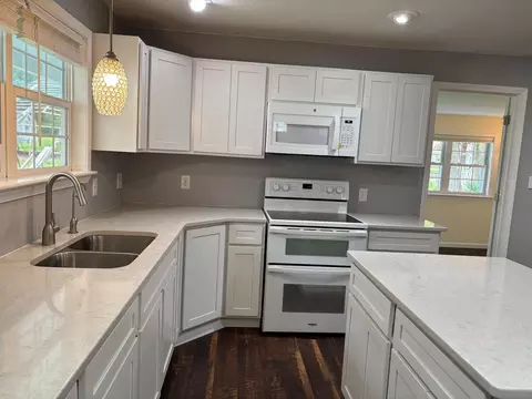 Kitchen - 3214 Elnor, Gladwin, MI 48624 photo 3 of 6