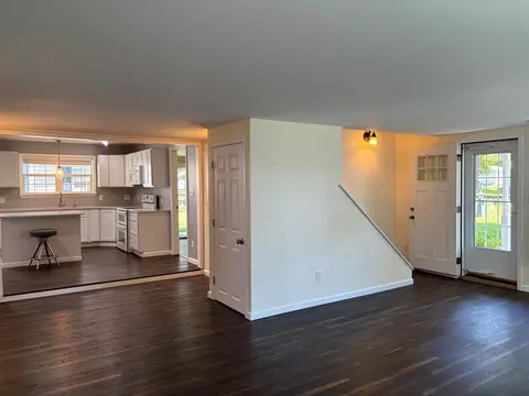 Living - 3214 Elnor, Gladwin, MI 48624 photo 6 of 8