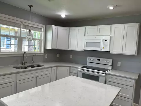 Kitchen - 3214 Elnor, Gladwin, MI 48624 photo 4 of 6