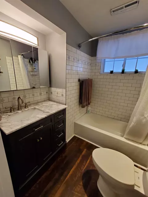 Bath - 3214 Elnor, Gladwin, MI 48624 photo 1 of 4
