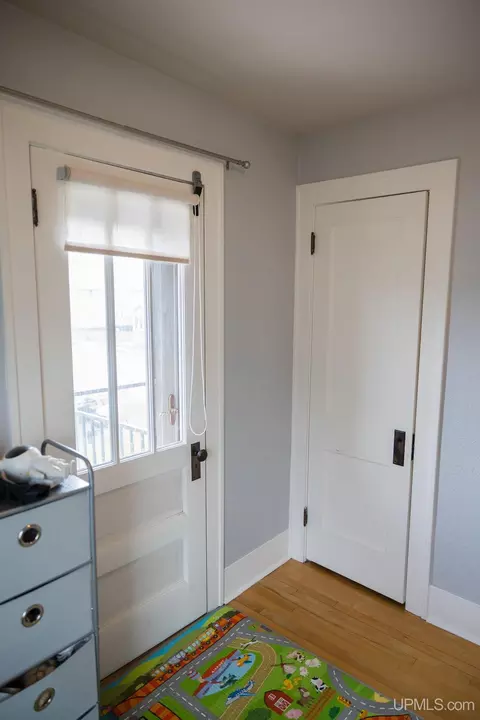 Entry Way - 1302 N 3rd, Ishpeming, MI 49849 photo 11 of 17