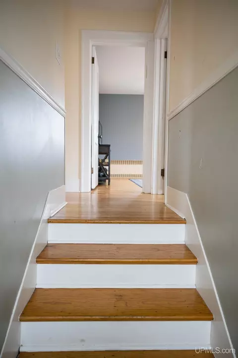 Entry Way - 1302 N 3rd, Ishpeming, MI 49849 photo 7 of 17