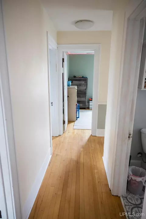 Entry Way - 1302 N 3rd, Ishpeming, MI 49849 photo 14 of 17