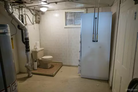 Bath - 1302 N 3rd, Ishpeming, MI 49849 photo 4 of 5