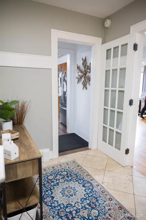 Entry Way - 1302 N 3rd, Ishpeming, MI 49849 photo 3 of 17