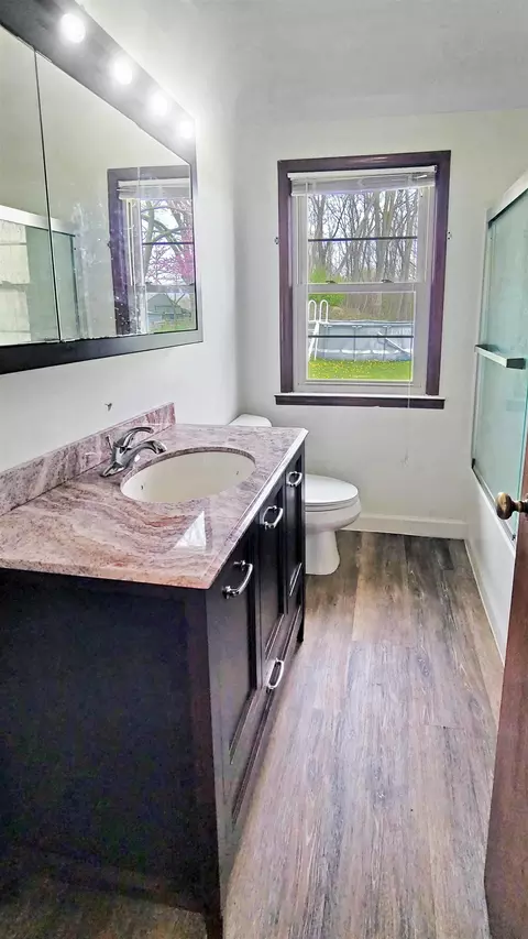 Bath - 2127 E Coldwater, Flint, MI 48505 photo 1 of 1