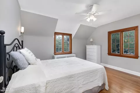 Bedroom - 1264 Bedford, Grosse Pointe Park, MI 48230 photo 1 of 7