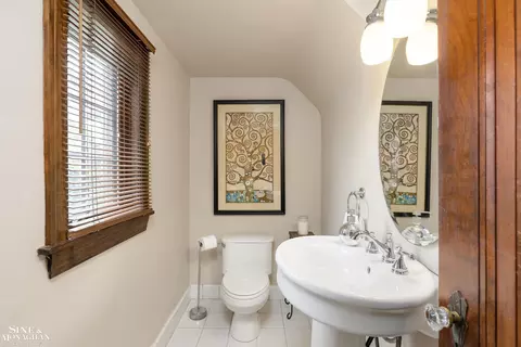 Bath - 1264 Bedford, Grosse Pointe Park, MI 48230 photo 2 of 6