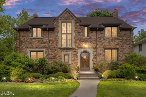 Exterior - 1264 Bedford, Grosse Pointe Park, MI 48230 photo 8 of 12