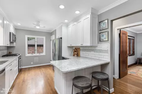 Kitchen - 1264 Bedford, Grosse Pointe Park, MI 48230 photo 2 of 5