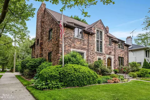 Exterior - 1264 Bedford, Grosse Pointe Park, MI 48230 photo 2 of 12