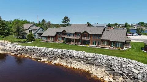 396 Harborview UNIT 8, Manistique, MI 49854