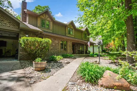 1330 Kings Carriage, Grand Blanc, MI 48439
