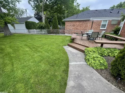 Exterior - 2029 Manchester, Grosse Pointe Woods, MI 48236 photo 5 of 7