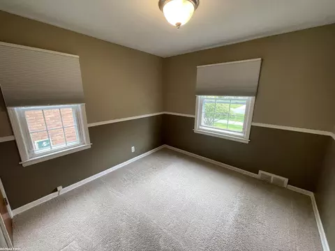 Bedroom - 2029 Manchester, Grosse Pointe Woods, MI 48236 photo 2 of 3