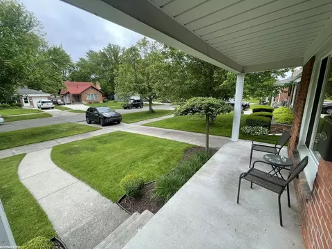 Exterior - 2029 Manchester, Grosse Pointe Woods, MI 48236 photo 3 of 7