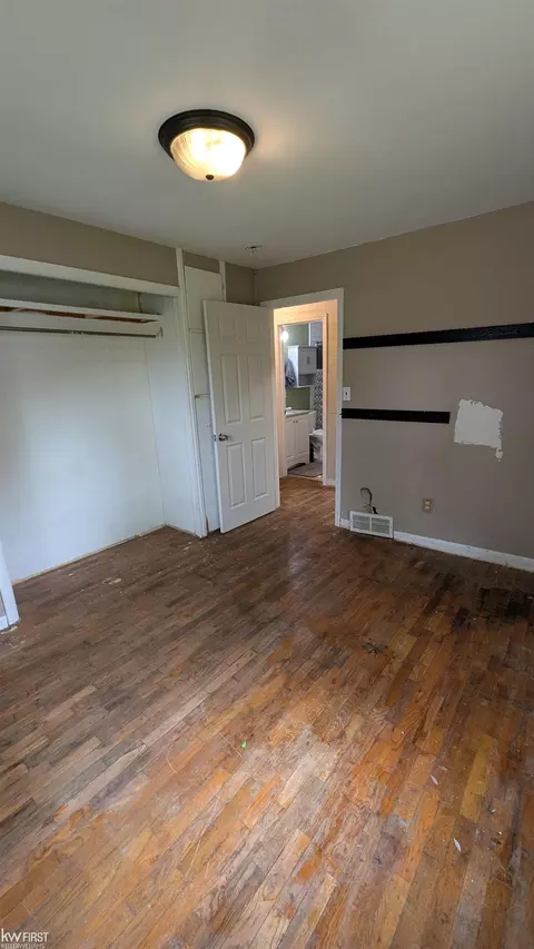 Bedroom - 4045 Hogarth Avenue, Flint, MI 48532 photo 2 of 3