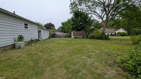 Exterior - 4045 Hogarth Avenue, Flint, MI 48532 photo 3 of 5