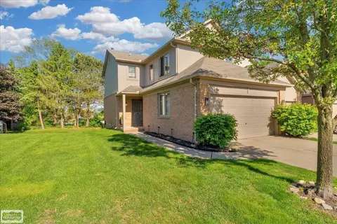 4916 Royal Cv, Shelby Township, MI 48316