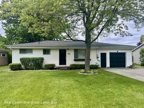 386 Victor, Saginaw, MI 48609
