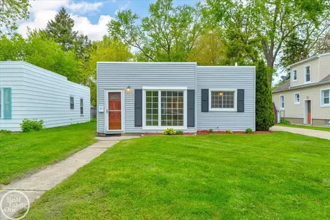 1011 Garfield, Port Huron, MI 48060