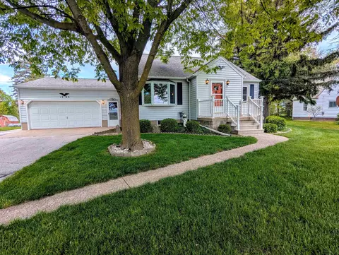1725 Midland, Bay City, MI 48706