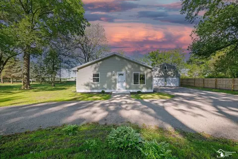 6861 Whiteford Ctr, Bedford, MI 48144