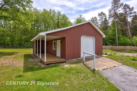 Exterior - 4769 S Fordney, Hemlock, MI 48626 photo 9 of 13