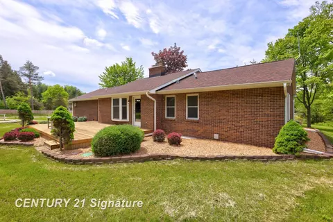 Exterior - 4769 S Fordney, Hemlock, MI 48626 photo 6 of 13