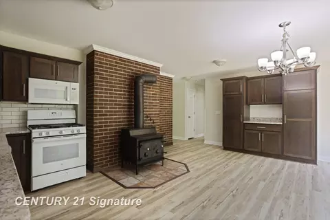Entry Way - 4769 S Fordney, Hemlock, MI 48626 photo 3 of 7
