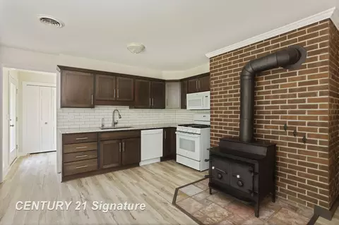 Entry Way - 4769 S Fordney, Hemlock, MI 48626 photo 2 of 7