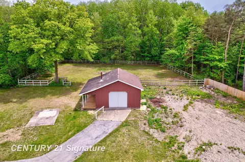 Exterior - 4769 S Fordney, Hemlock, MI 48626 photo 12 of 13