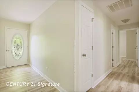 Entry Way - 4769 S Fordney, Hemlock, MI 48626 photo 6 of 7