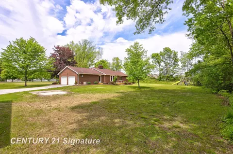 Exterior - 4769 S Fordney, Hemlock, MI 48626 photo 10 of 13