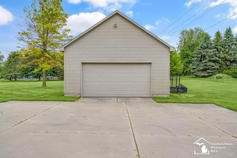 177 W Willis, Saline, MI 48176 photo 46