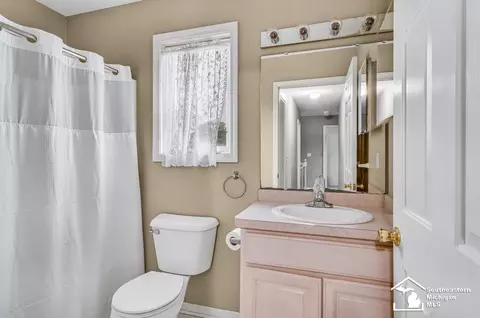 177 W Willis, Saline, MI 48176 photo 38