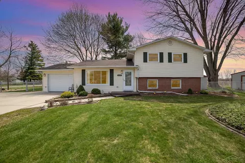 2615 Yosemite, Saginaw, MI 48603