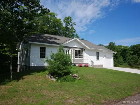 1922 Sherwood, Houghton, MI 49931