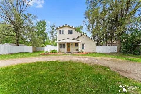 37450 S Huron, New Boston, MI 48164