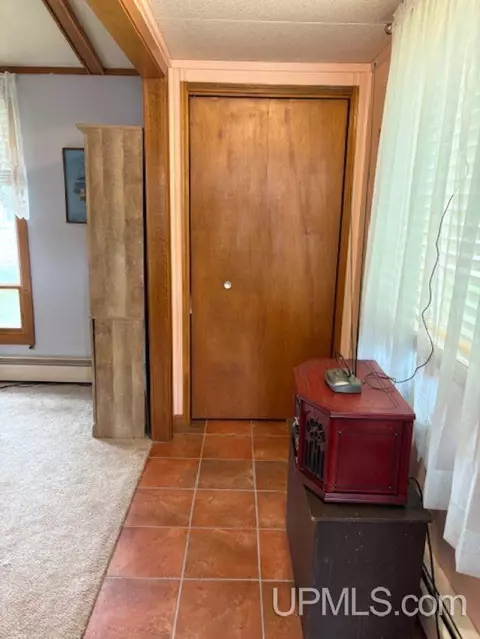 Entry Way - 406 3rd, Wakefield, MI 49968 photo 1 of 1