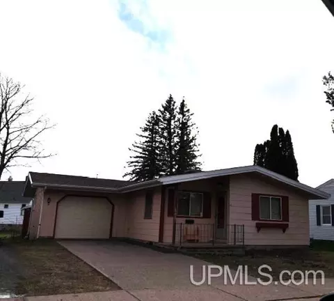 406 3rd, Wakefield, MI 49968