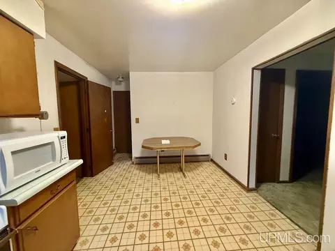 Kitchen - 513 N 19th, Escanaba, MI 49829 photo 2 of 2