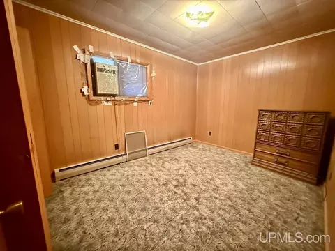Bedroom - 513 N 19th, Escanaba, MI 49829 photo 3 of 4