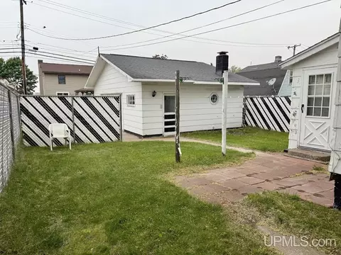 Exterior - 513 N 19th, Escanaba, MI 49829 photo 2 of 2
