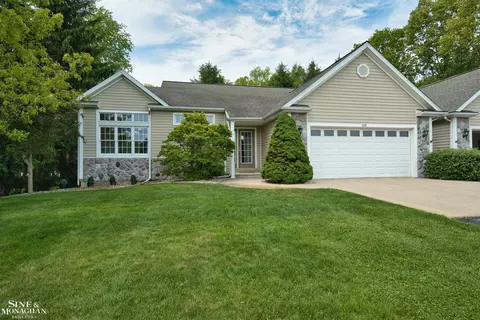 108 Stony Rdg, Hillsdale, MI 49242