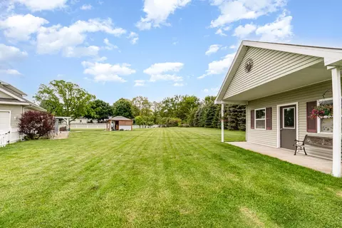 Exterior - 424 Gale, Ithaca, MI 48847 photo 9 of 10