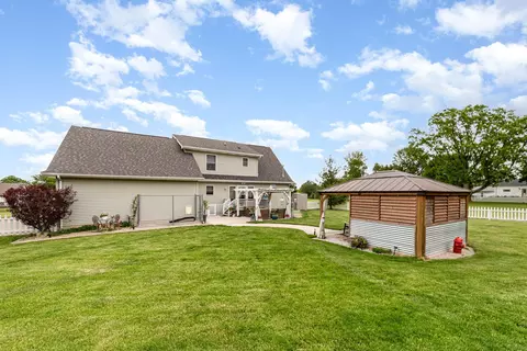 Exterior - 424 Gale, Ithaca, MI 48847 photo 8 of 10