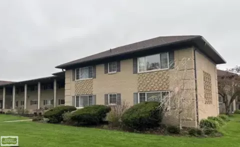 2311 Walton #40, Rochester Hills, MI 48309